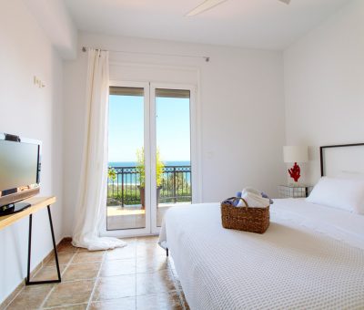 Master Bedroom Must4sea Villa